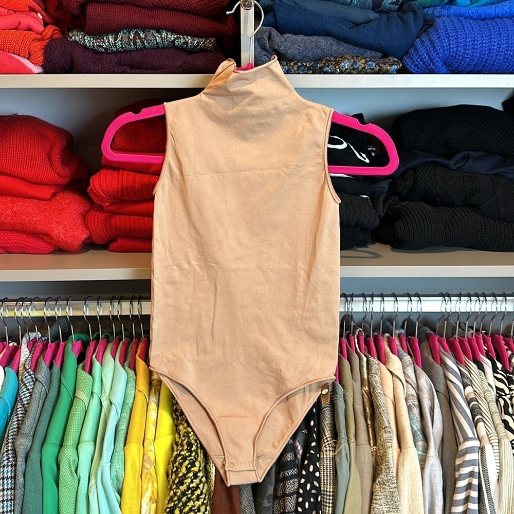 SKIMS tan compression mock sleeveless turtleneck bodysuit size S/M